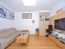 不靠路 有钥匙随时看 品质小区三房近公园体育馆