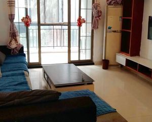 世纪风情三期 商品房 有电梯 出行方便 近地铁 小三居