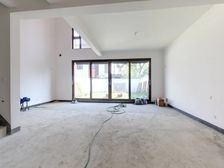 铜雀台龙胤 双湖板块的联排中套产品 户型方正 房东诚意出售,