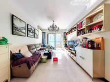 越秀星汇品峰 142万 3室2厅2卫 精装修,阔绰客厅,超大