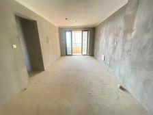 诚心出售 近高铁 金龙湖旁 三室毛坯房 两室朝阳