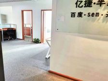 楼下地铁口 全套家具 户型方正 高新区科技广场100平二隔间