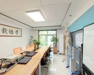 拥金1% 景观花园 三室两卫 精装修 私产满5年 诚意出售