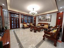 豪装一楼大平层客厅四开间,带着南向的大院子精装修拎包入住