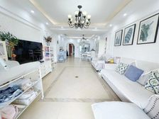 德威朗琴湾 头排江景房!视野开阔 拎包入住 干净英伦风格