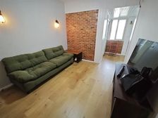 苑次新房 正规两室一厅 业主诚心出售 价格实惠 旁