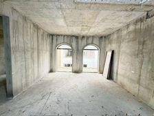 颐龙湾三期边位别墅上下200平花园 已大型土建使用率600平