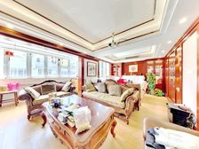 法式联排叠加别墅,装修保养蛮好的,可以领包入住,性价比高