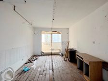 支持比价(私人房源)比小区成交价少30万,来电即省!