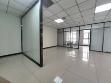 好房 带隔断茶桌大厅 双面采光 红馆商务 随时看房