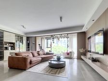 中凯城市之光花园 4室1厅 南