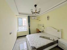 14号线地铁口,电梯17楼次新房,送精装修,带车位!