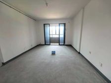 双卫格局 次新房靠近地铁站 房东急置换看中价钱好谈