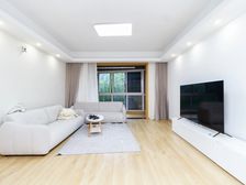 徐家汇边上 电梯南北通三房 有停车位 业主诚心卖 欢迎看房