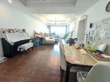 B蜀纸飚房+位置好+户型方正+对面就是B蜀高中