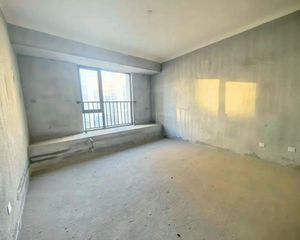 绿地悦城F区 满二 双卫生间 商品住宅 临地铁 带电梯