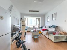 劳动路小区五号线 地铁口 电梯大三房 有汽车位 诚心出售