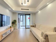 星河平江新著精装三房 南向低层满二住宅