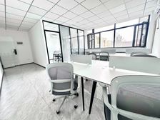 东南朝向带 丨阳面大窗户丨8到12人办公很舒适