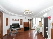 业主诚意出售 电梯两房 ,卧室都是双窗,中楼层,满5