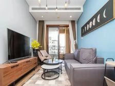 精致电梯一房两厅 有停车位 可做成两房 上师三9年制 诚心卖