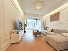 徐家汇边上 电梯双南大两房 带两个阳台 有固定车位 税费少