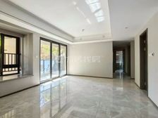 绿城精装洋房 西南方向 一楼带花园