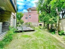 (诺德安达双语旁)南北朝向,中间位置,联排边间大花园。急,售