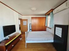 总监力推,电梯小高层,边套全明,周边JC一套,小区中心位置。