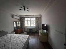 肇嘉浜路沿线,必看好房,总监力推,全明边套,小区中心位置。