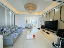 水岸豪门,中间楼层,采光好,房子保养干净,南北通。