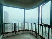 南滨路 看江3房双卫 必卖 楼下地铁站 小区带超大游泳池