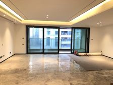 中河印象城板块,大平层5楼,全新精装 五开间朝南 20米面宽