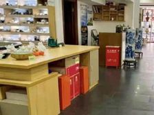 六里桥临街 大展示面 总共3层 位置好 除餐饮全业态