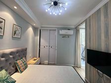 低于市场价30W!精装修拎包入住,中间楼层,闹中取静,临近地