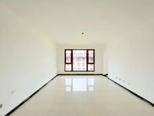 北龙湖南岸 建业海马九如府顶楼复式带阁楼带车位 有50平露台