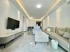 业主急售价格好谈!中心区次新花园 高层南向三房 生活便利