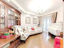 汇师,港汇对面实业公寓,地铁口3室2厅,精装修,看房随时!