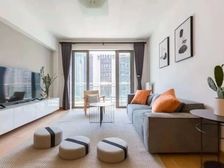 徐家汇豪宅莱诗邸,板式全南两房,有车位,高区安静采光好,急售