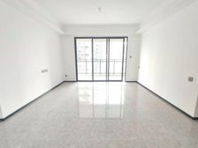 大运万科城湖景房!全新没住过,随时看房,价格可谈!