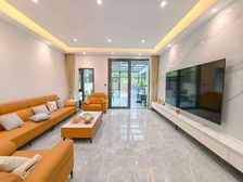 大运城邦八期 实用500平 带电梯 龙岗0急售 价格可以