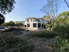 高热度!九溪435平精装独栋二楼有6个套房!北临河东临河