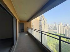 (业主 钱急于出售)招商江湾城 轻轨站200 随时看房