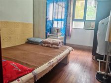 新房源 大门口 电梯三房 业主诚售 位置好娃儿出行很方便