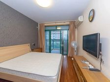 大木桥路地铁口,板式南北通,低总价电梯全明3室户,看房有钥匙