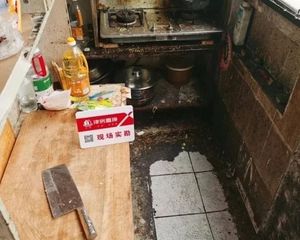 河东公园旁 前进楼四楼南北通透两室出售 总价合适 看房方便