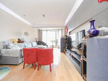 15号罗秀路出口精装电梯复式,房东诚心出售