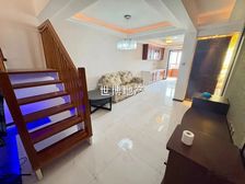 看海河精装三室全阳面跃层,未住过人,双卫带燃气。