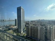 华润万象城精装通透三房,一线江景,亏本降价50个,出门山姆