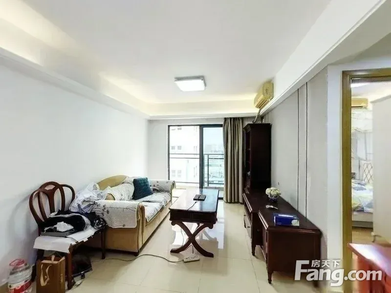 十一号福永地铁口同泰时代广场，家具齐全，拎包入住
